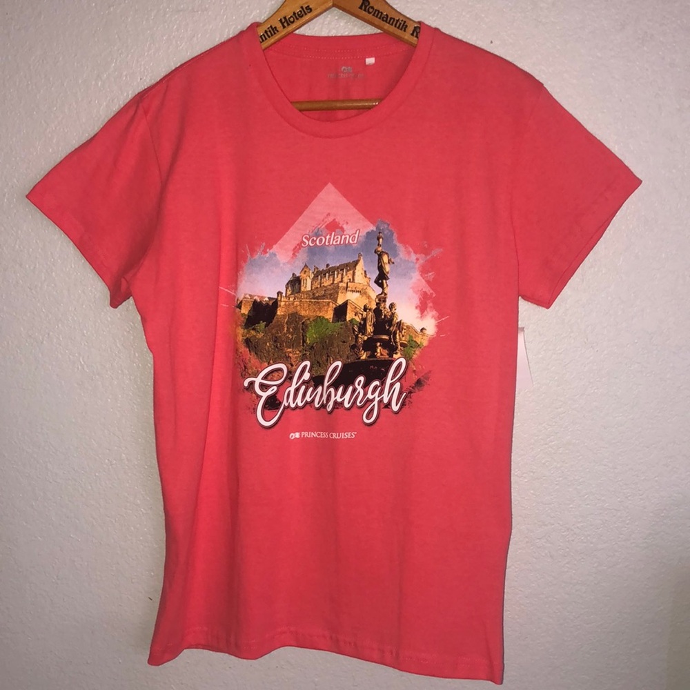 5️⃣ FOR $3️⃣! NWT EDINBURGH CASTLE TEE